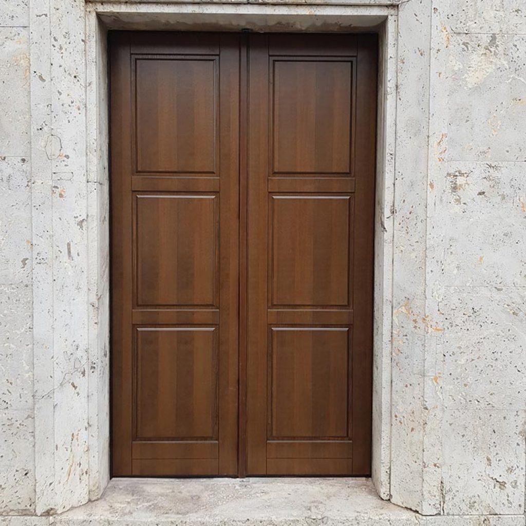 nuovo portone laterale chiesta